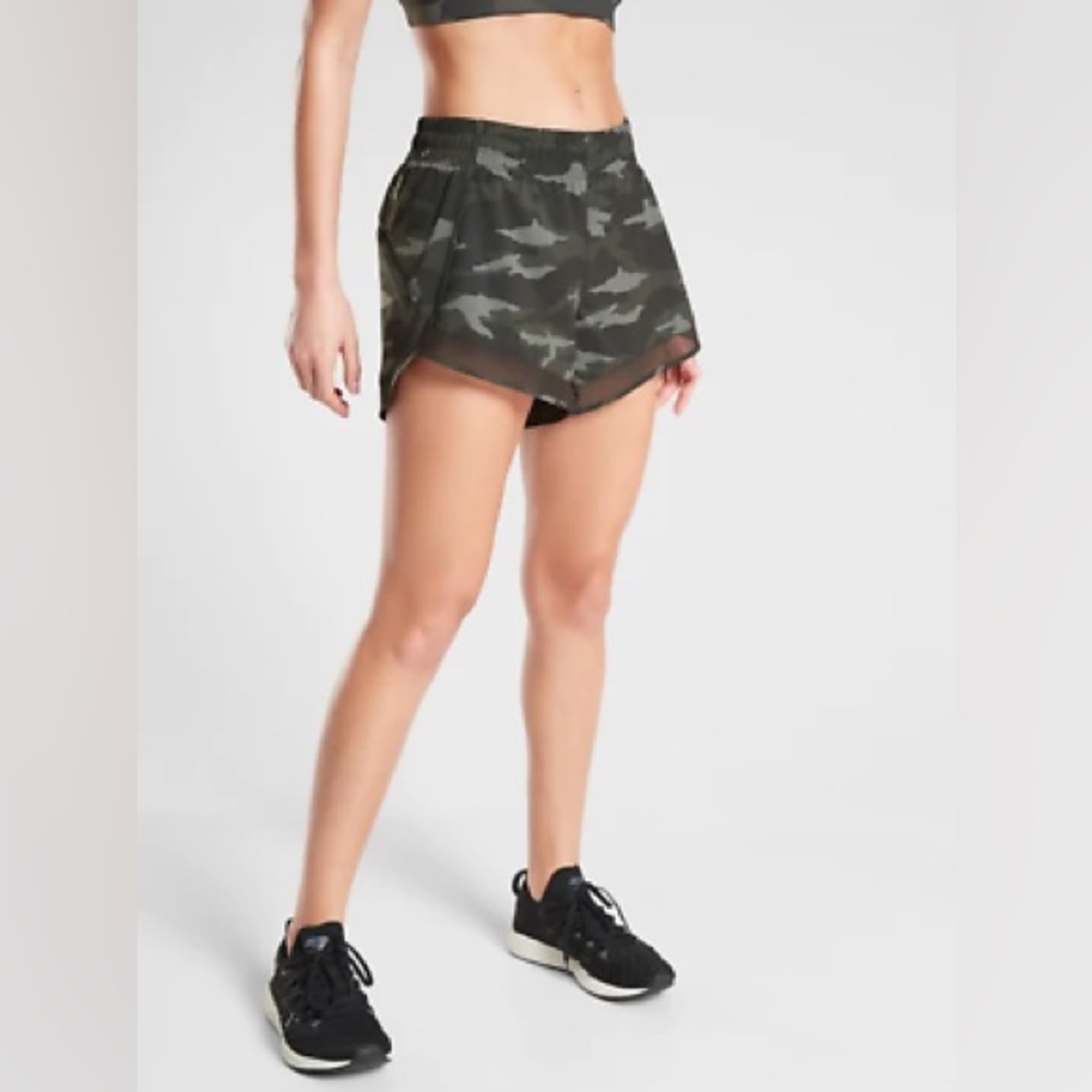 Athleta Mesh Racer Run Short 4” Camo Print Size Small